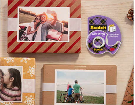 Envolturas de regalo personalizadas con fotografías y adornos para uso de producto Cinta Giftwrap Scotch®. Packshot Cinta de regalo Scotch.